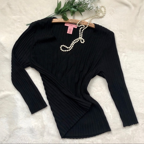 3/$20 | Vintage BANDOLINO v-neck sweater - Picture 5 of 5